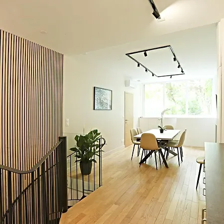 Luxurious Duplex With Private Sauna & Theater