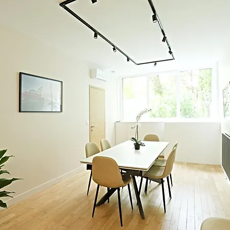 Luxurious Duplex With Private Sauna & Theater *