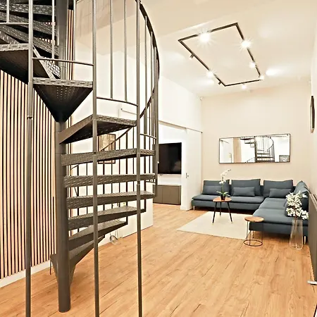Appartamento Luxurious Duplex With Private Sauna & Theater *