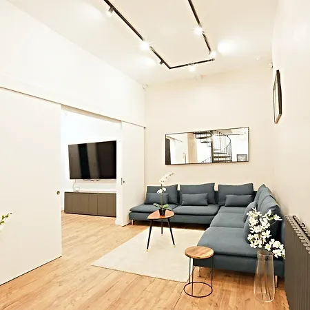 Luxurious Duplex With Private Sauna & Theater شقة *