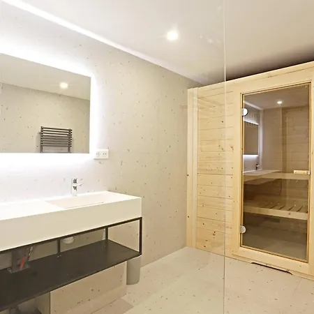 شقة Luxurious Duplex With Private Sauna & Theater *