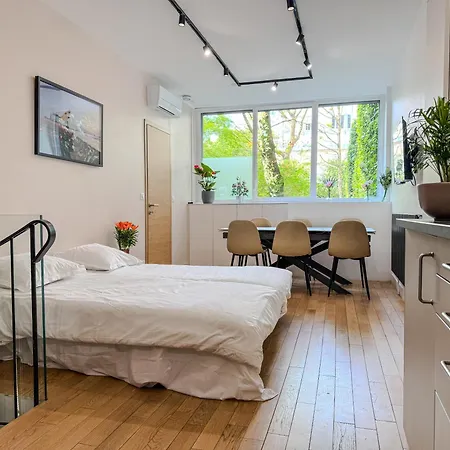Luxurious Duplex With Private Sauna & Theater *